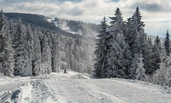 Der Hochficht präsentiert sich vor dem frühen Saisonstart schön in Weiß.