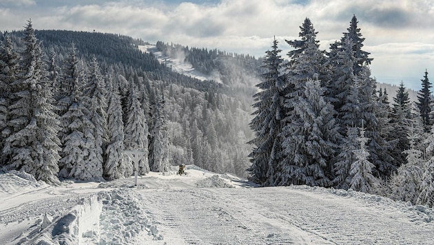 Der Hochficht präsentiert sich vor dem frühen Saisonstart schön in Weiß.
