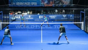 David Alten und Christoph Krenn (im Hintergrund) brachten Padel nach Österreich.