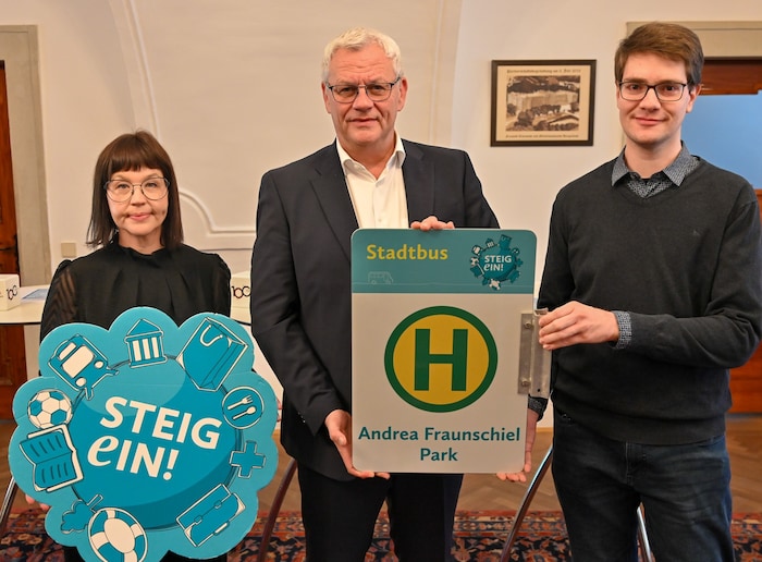 Ruth Klinger-Zechmeister (Obfrau des Ausschusses für Planung, Bau & Umweltschutz), Steiner und ...