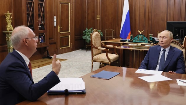 Kreml-Wirtschaftsberater Kirill Dmitrijew (hier links mit Wladimir Putin) hat Deutschland einen ...
