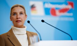 AfD-Chefin Alice Weidel lobt den „Mut der Unternehmer“, die nun offenbar vermehrt das Gespräch ...