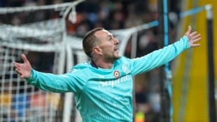 EPA/ALESSIO MARINI Federico Bernardeschi jubelt über ein Tor für Bologna.