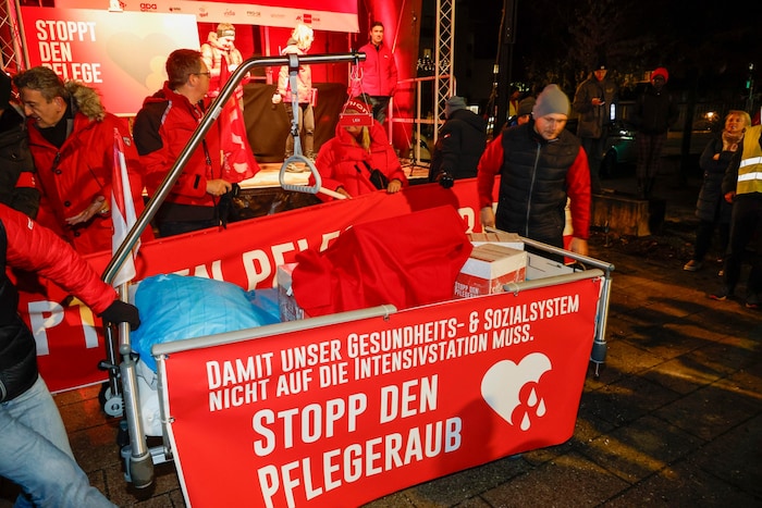Knapp 81.000 Unterschriften fordern, dass der Pflegebonus bleibt.