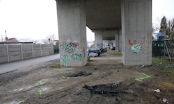 Der 21-jährige Ukrainer wurde in einem ausgebrannten Pkw in Wien-Donaustadt entdeckt und dürfte ...