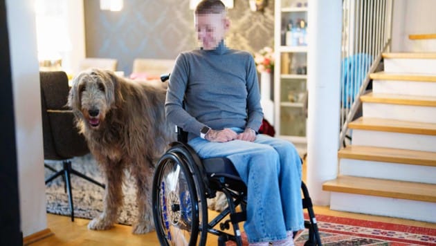 Medizinerin Bettina R. vor der Treppe, über die sie im März stürzte