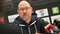 Das Warten hat ein Ende! Die Arbeitsbewilligung ist da. Somit steht der Premiere von ...