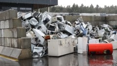 Nicht sachgemäß entsorgter Elektromüll gefährdet die Umwelt.