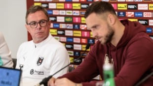 ÖFB-Teamchef Ralf Rangnick (links) kann sich an eine besondere Motivationsspritze durch Marko ...