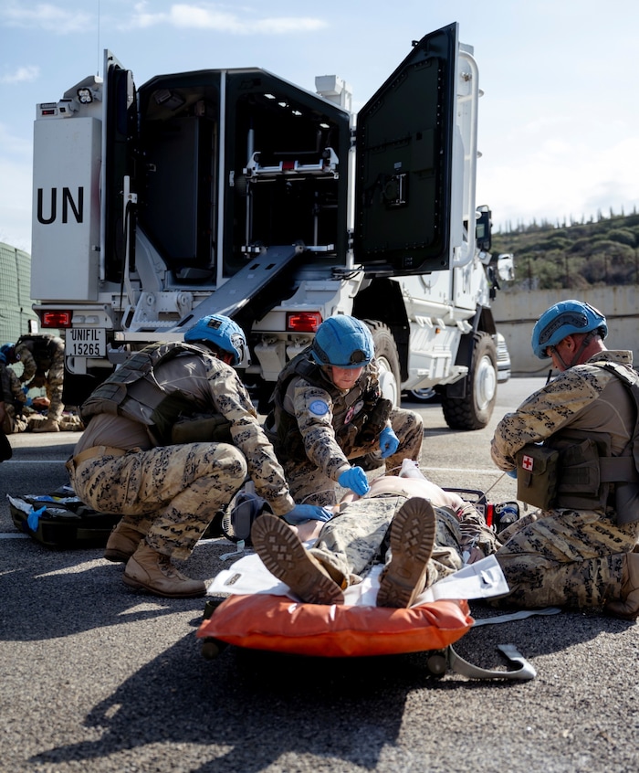 Österreichische Sanitäter am Dienstag bei einer Übung