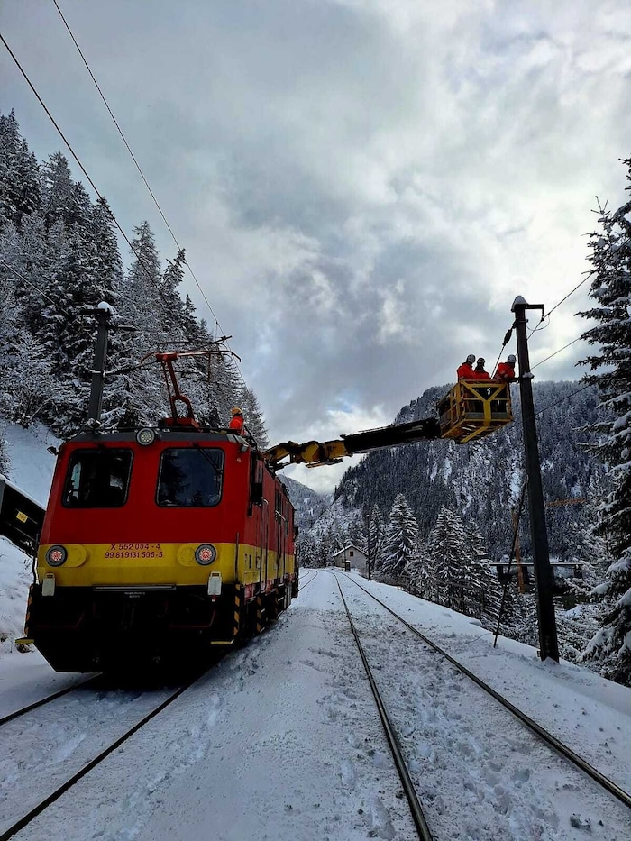 Der Oberleitungsschaden wurde rasch repariert.