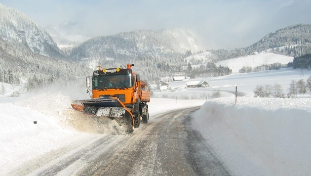 Der Straßenerhaltungsdienst ist bereit für die kalte Jahreszeit, die Salzlager sind gut gefüllt.