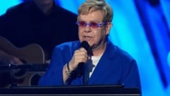 Elton John sprach über seine Sehprobleme und verriet, wie „herausfordernd“ die letzten 15 Monate ...