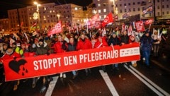 Tausende Demonstranten wandten sich gegen die Pläne der Landesregierung.