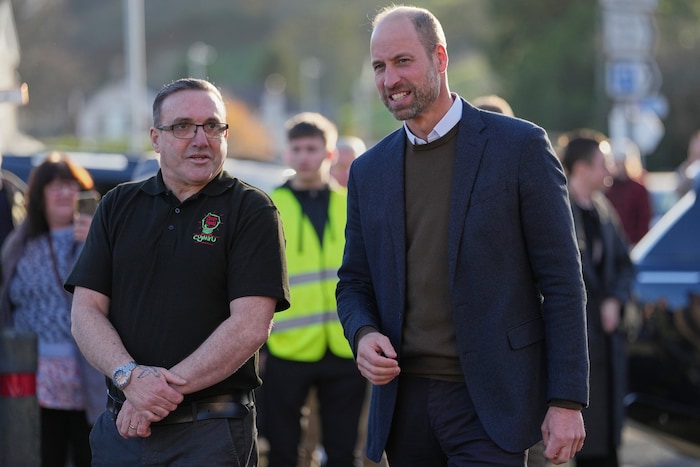 Prinz William im Gespräch mit Scott Jenkinson