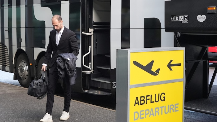 Jon Gorenc Stankovic beim Abflug nach Athen.