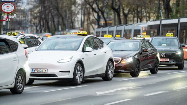 Am Dienstagnachmittag kommt es erneut zu einer Taxidemo in Wien. Es wird mit Staus und ...