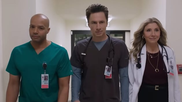 Im ersten Trailer sind die „Scrubs“-Stars Zach Braff (Mitte) sowie Donald Faison und Sarah ...