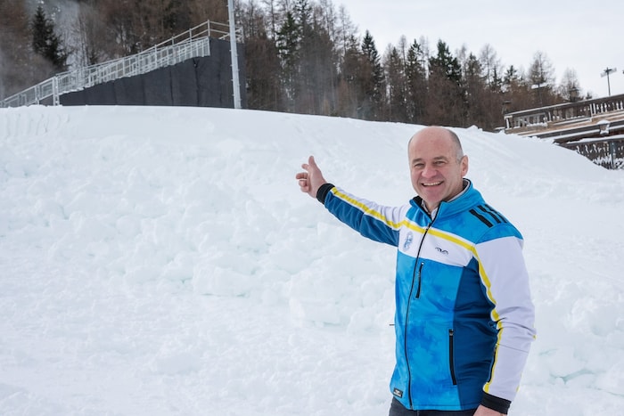 Die Schneekanonen laufen, die Tribüne für den Damen-Weltcup ist bereits aufgestellt. Semmerings ...