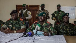 Brigadegeneral Denis N‘Canha bei einer Pressekonferenz