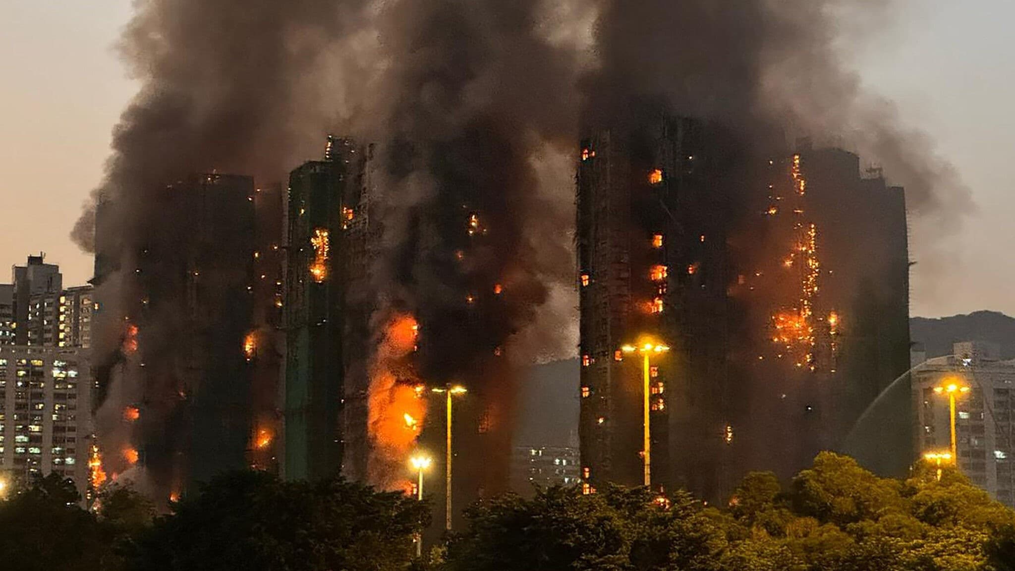 Einige Personen können aktuell nicht gerettet werden, weil man nicht bis zu ihnen durchkommt.