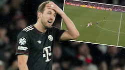 Ein misslungener Ausflug von Keeper Manuel Neuer (kleines Bild) besiegelte die Pleite von Harry ...