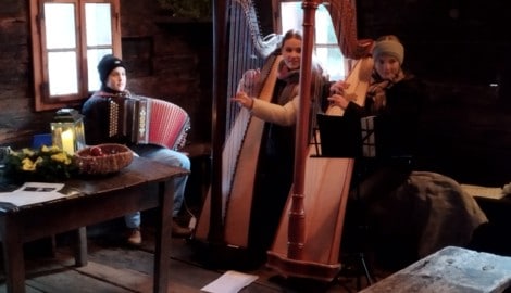 Stubenmusik gehörte immer schon zum Advent. Hier vorgeführt von Schülern der Musikschule ...