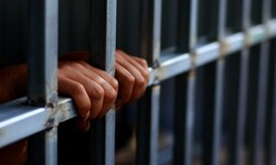 In Frankreich sind Gefängnisse seit Jahren überbelegt. Im Oktober waren knapp 63.000 Plätze zu ...