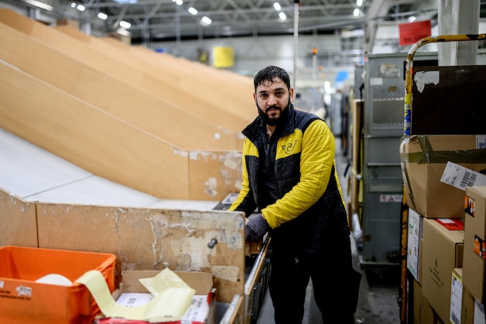 Viele der Geschenke, die jetzt nach Hause geliefert werden, wandern nach Weihnachten als ...