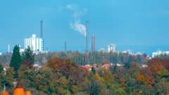 Burghausen, direkt an der Grenze zu Oberösterreich, ist der größte Produktionsstandort des ...