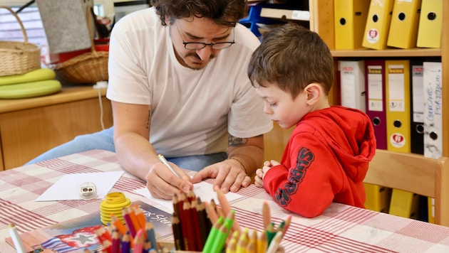 „Alte Rollenbilder schaden Kindern“, sagt Manuel Gerlitsch, ehemaliger Bankfilialleiter und ...