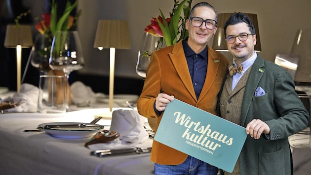 Harald Pollak (li.) übergab Obmannschaft bei der Wirtshauskultur an Hartmuth Rameder