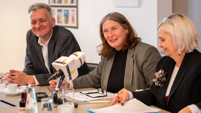 Das KPÖ-Trio Manfred Eber, Elke Kahr und Claudia Klimt-Weithaler nahm zu aktuellen Entwicklungen ...