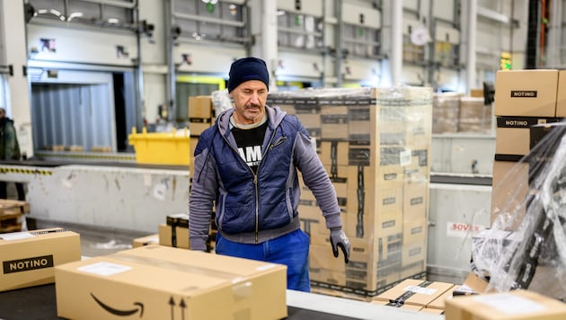 Laut dem Momentum Institut könnten Langzeitarbeitslose zum Beispiel bei der Post unterstützen ...