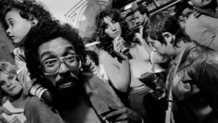 Bruce Gilden blickt mit der Kamera auf die Straßen seiner Heimat: New York City, USA, 1984