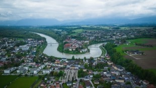 Bus und Bahn von Laufen (oben) bis zum Königssee sind ab 2027 im Salzburger Verkehrsverbund ...