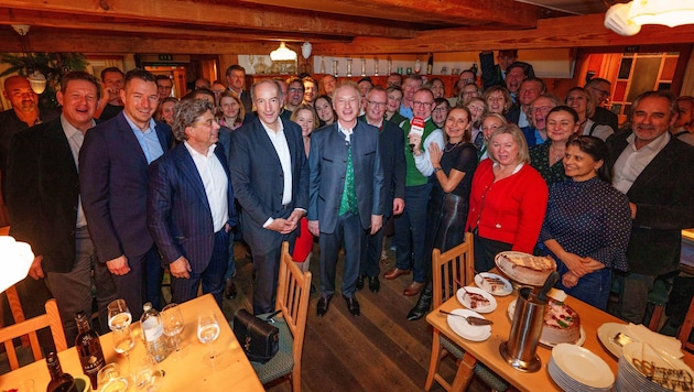 Geschäftsführer Gerhard Valeskini wurde von der „Krone“-Familie zum 60. Geburtstag groß ...