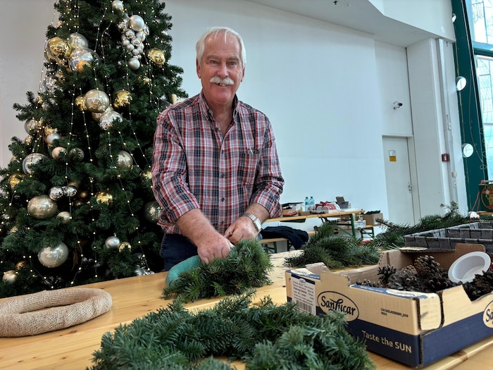 Seit 65 Jahren bindet der Garten-Profi Johann Wolfgang Adventkränze.