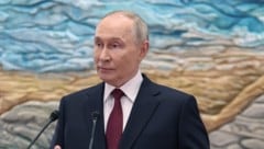 Russlands Präsident Wladimir Putin kann einen Angriff gegen Europa laut eigener Aussage ...