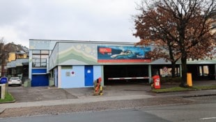 Das Hallenbad in der Höttinger Au wird erneuert.