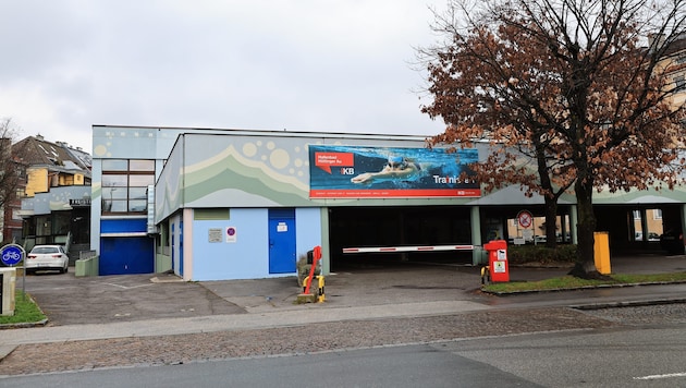 Das Hallenbad in der Höttinger Au wird erneuert.