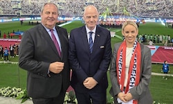 ÖFB-Aufsichtsratsvorsitzender Josef Pröll, FIFA-Boss Gianni Infantino und Sport-Staatssekretärin ...