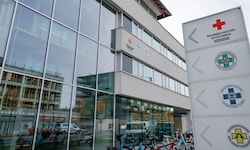 Pikanter Toilettenfund in der Rot-Kreuz-Zentrale