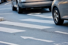 Gesucht wird derzeit eine Lenkerin, die in Jenbach in Tirol mit ihrem Pkw eine 38-Jährige ...