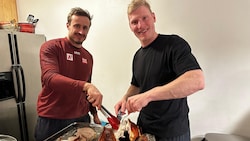 Für Brennsteiner (li.), Babinsky &amp; Co. gab es an Thanksgiving Truthahn. 