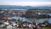 Das berühmte Schloss Mattsee (rechts im Bild) ist im Besitz der Gemeinde und wird saniert. Hohe ...