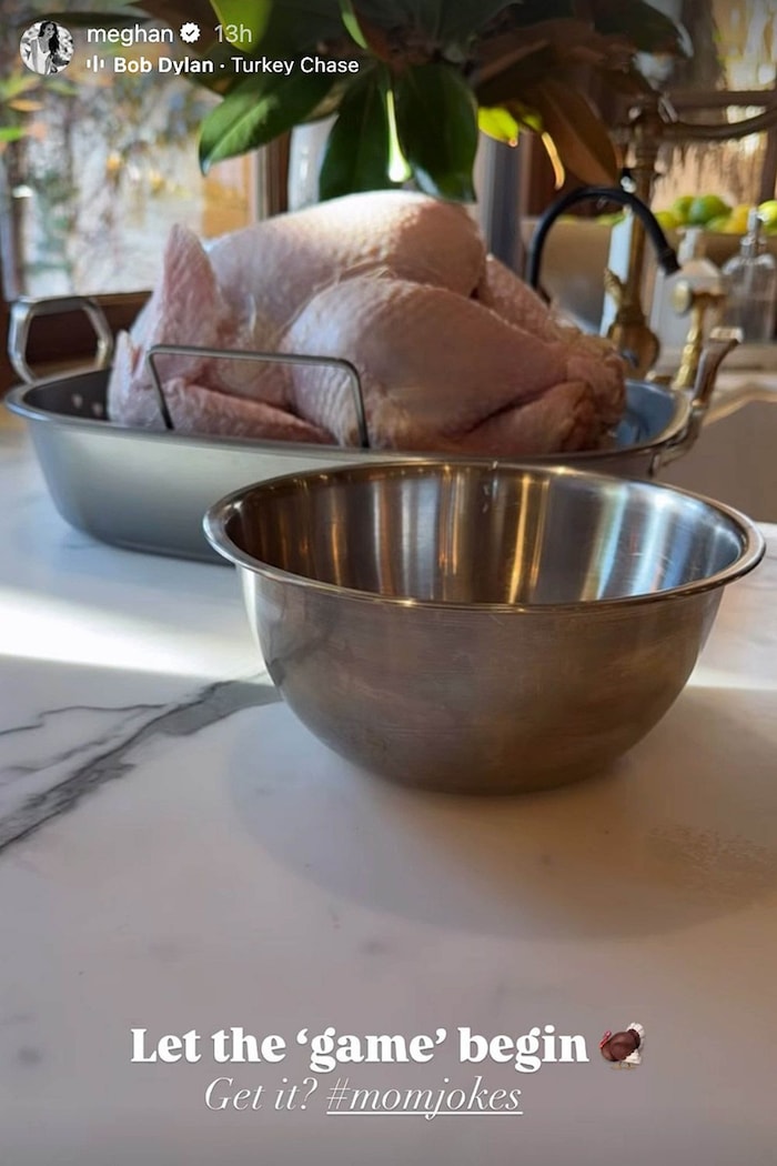 In ihrer Instagram-Story zeigte Herzogin Meghan ihren Truthahn, der zu Thanksgiving auf den ...