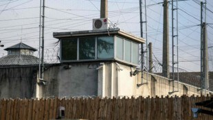 Einer von den beiden Häftlingen, die am Donnerstag aus einem französischen Gefängnis (Bild) ...