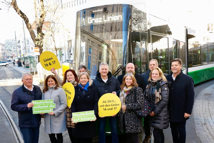 Polit-Prominenz bei der Jungfernfahrt