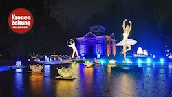 Auf dem See direkt vor dem Pavillon setzt „Lumagica“ zwei Balletttänzer in Szene.
